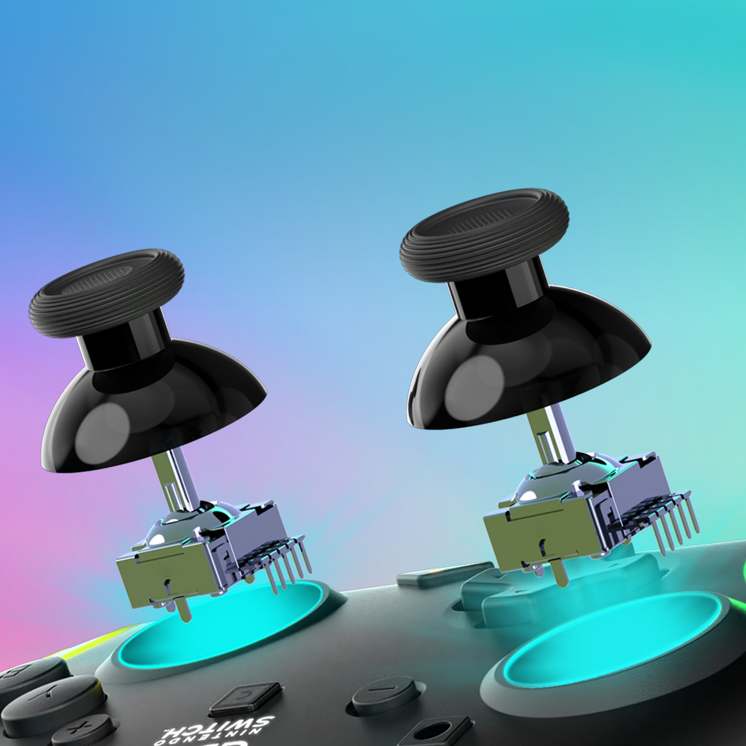 Deux joysticks noirs avec mécanisme métallique sur une manette noire avec lumières bleues.