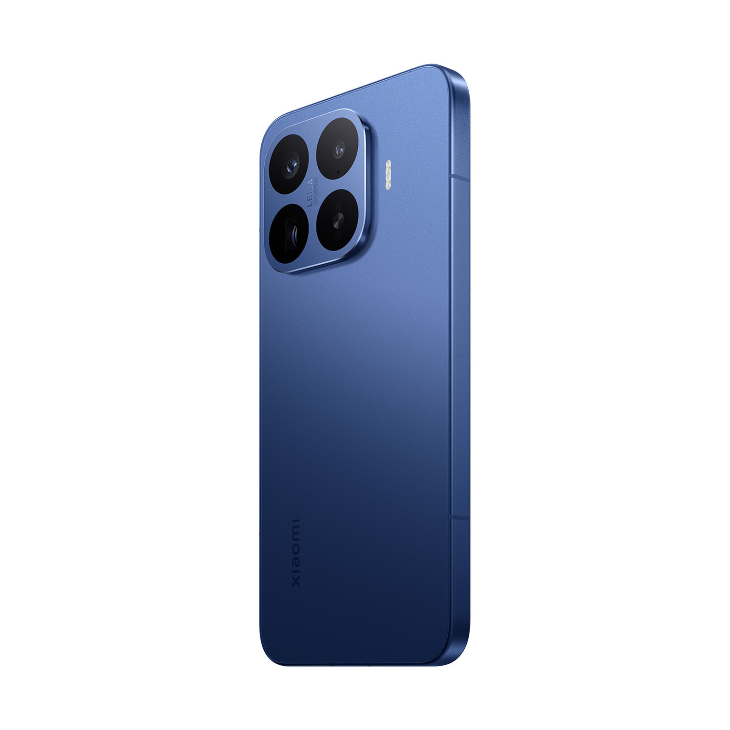 Retro di uno smartphone blu con quattro fotocamere e logo Leica.