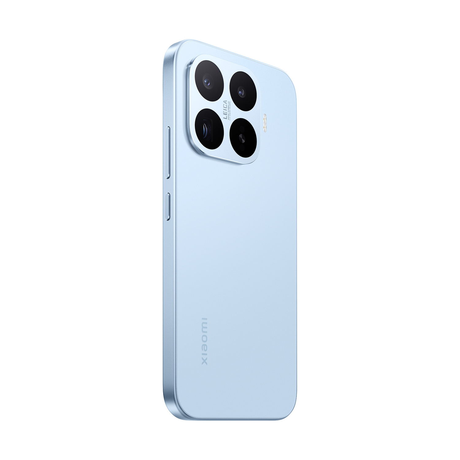 Uno smartphone azzurro con tripla fotocamera e marchio Leica.