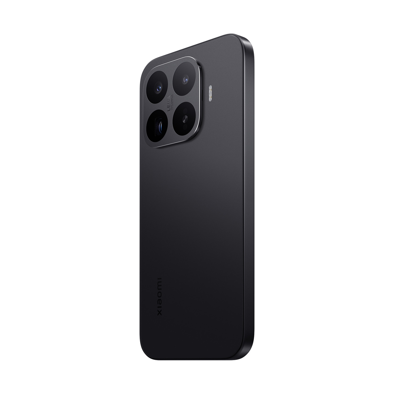 Smartphone grigio scuro con quattro fotocamere posteriori, marchio Leica.