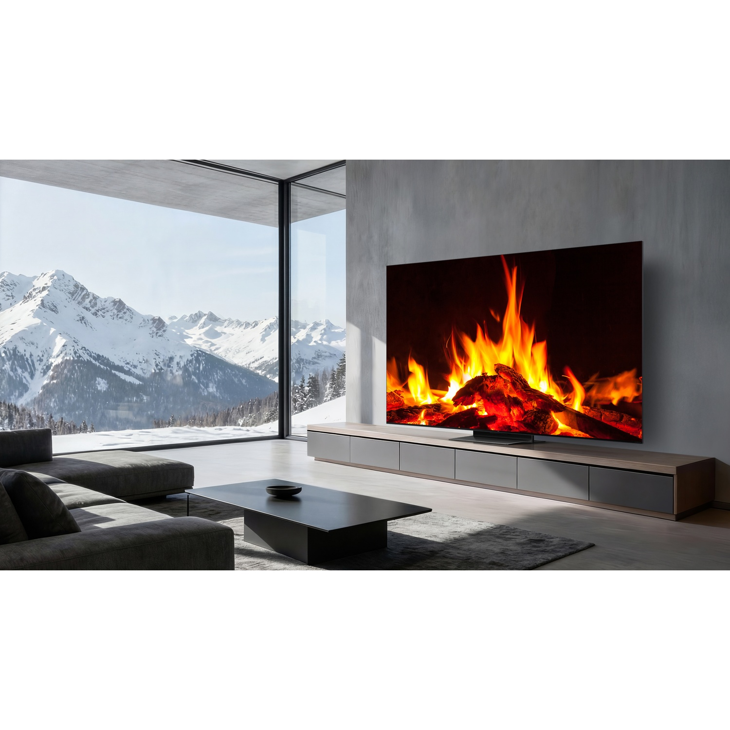 Soggiorno moderno con vista sulle montagne innevate, camino in TV, divano e tavolino.