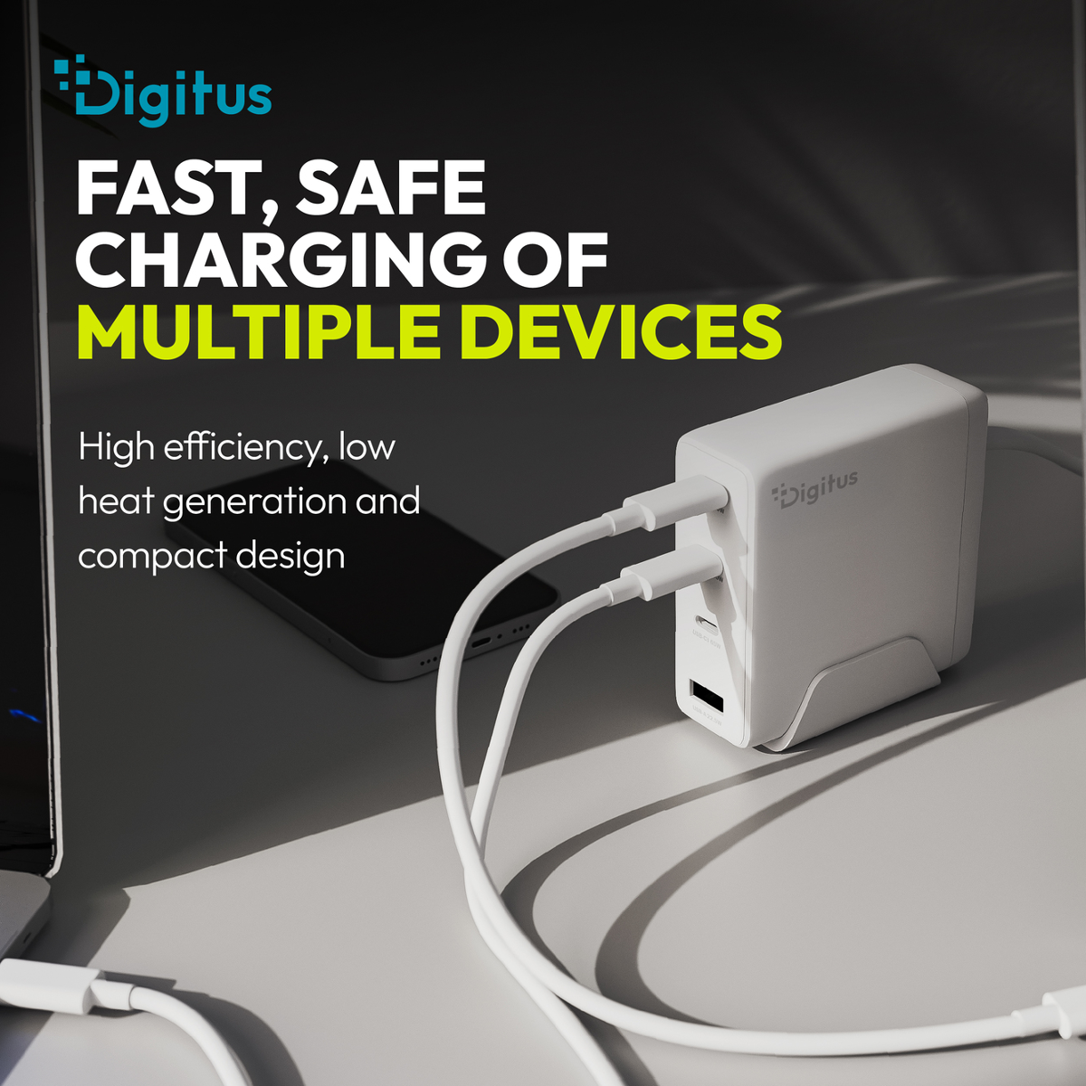 Ein weißer Digitus Ladegerät mit zwei USB-Anschlüssen, lädt zwei Geräte.