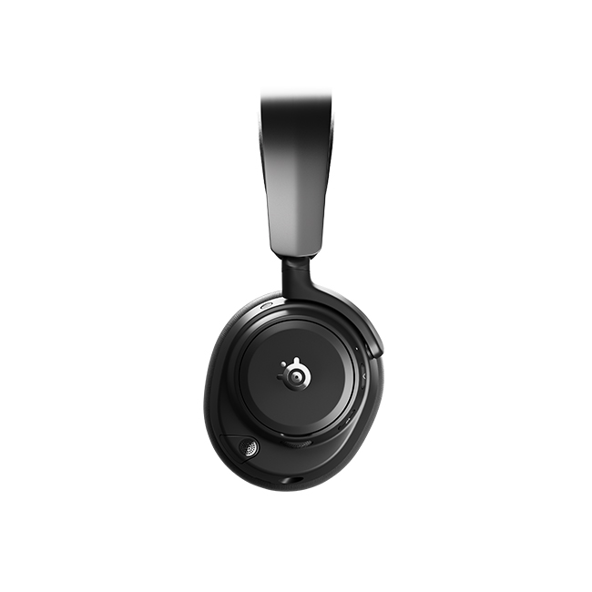 SteelSeries logolu siyah kulaklık ayrıntılı.