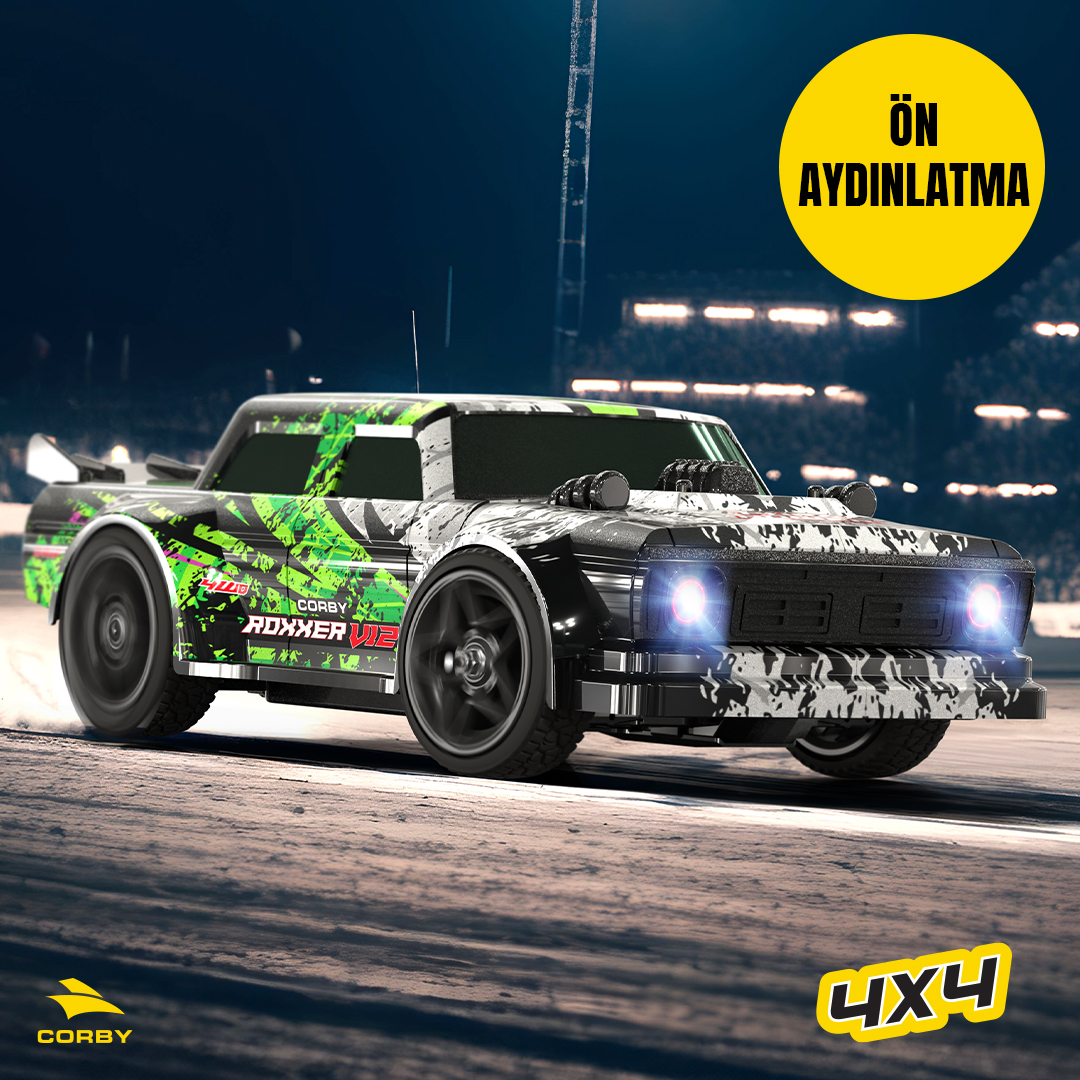 Siyah ve yeşil "ROXXER V2" yazılı RC kamyon yarış pistinde ilerliyor.