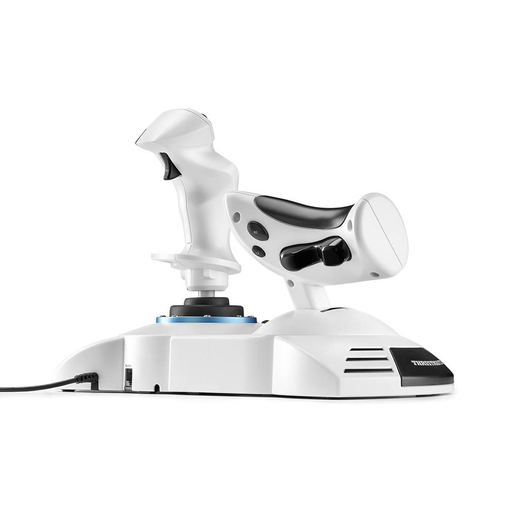 Un joystick y acelerador blancos con detalles negros sobre una base blanca.