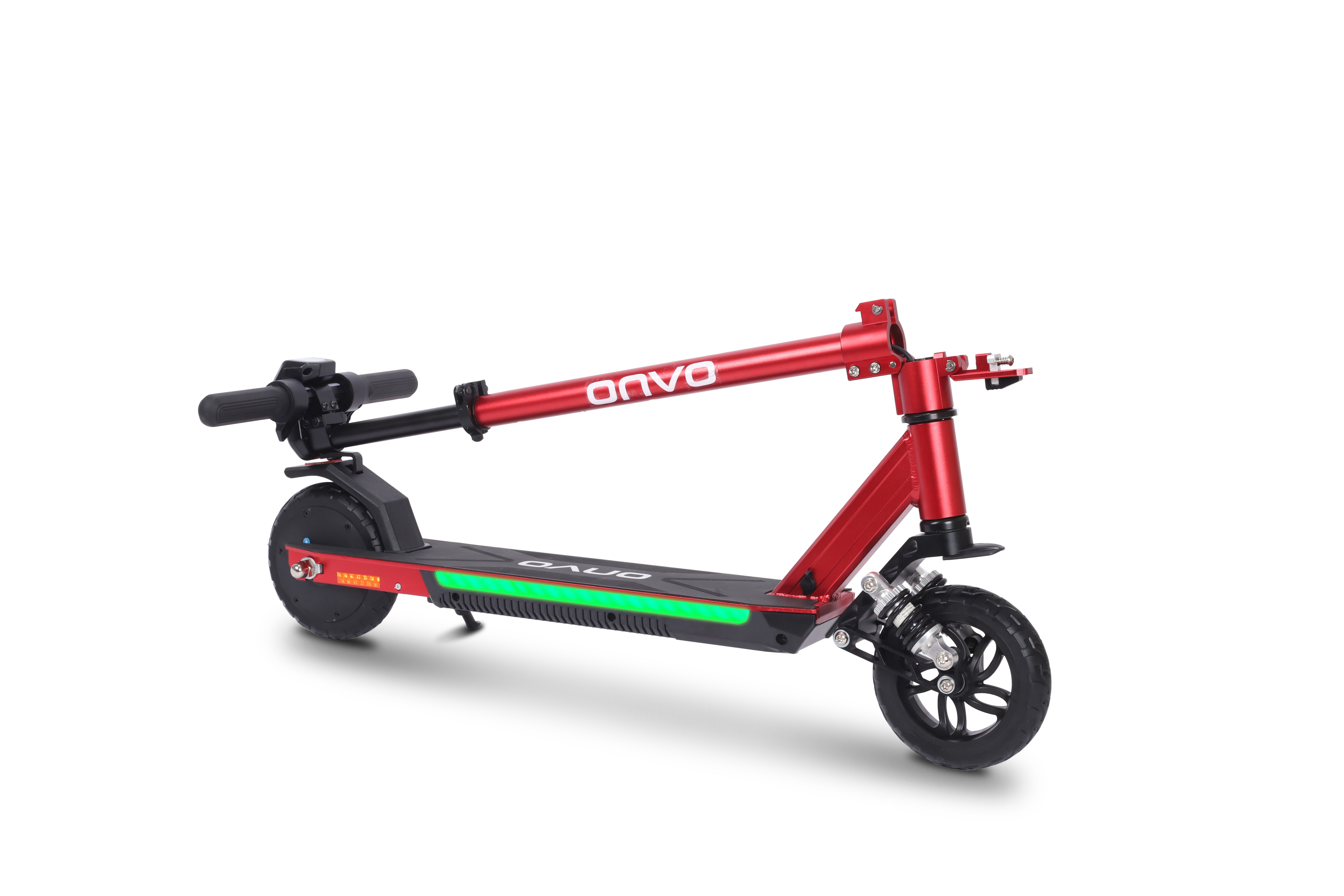 Beyaz zeminde, yeşil LED şeritli kırmızı elektrikli scooter.