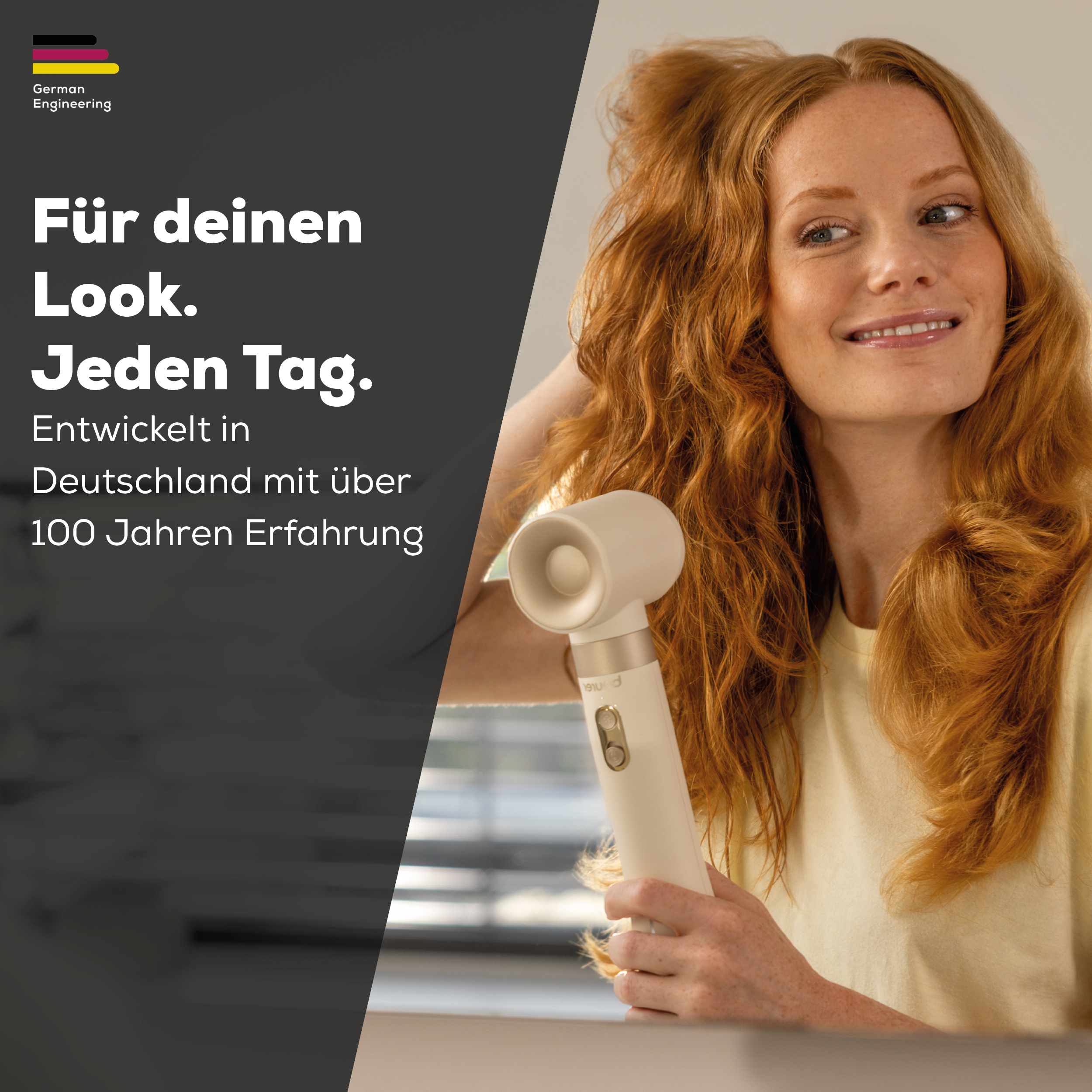 Frau mit roten Haaren föhnt sich die Haare mit einem weißen Föhn.