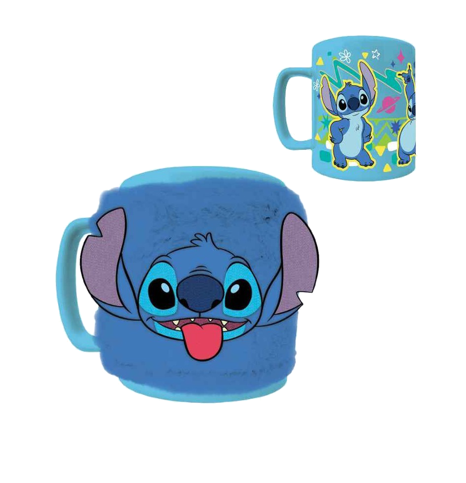 Dos tazas azules de Stitch, una peluda, la otra con gráficos de Stitch.