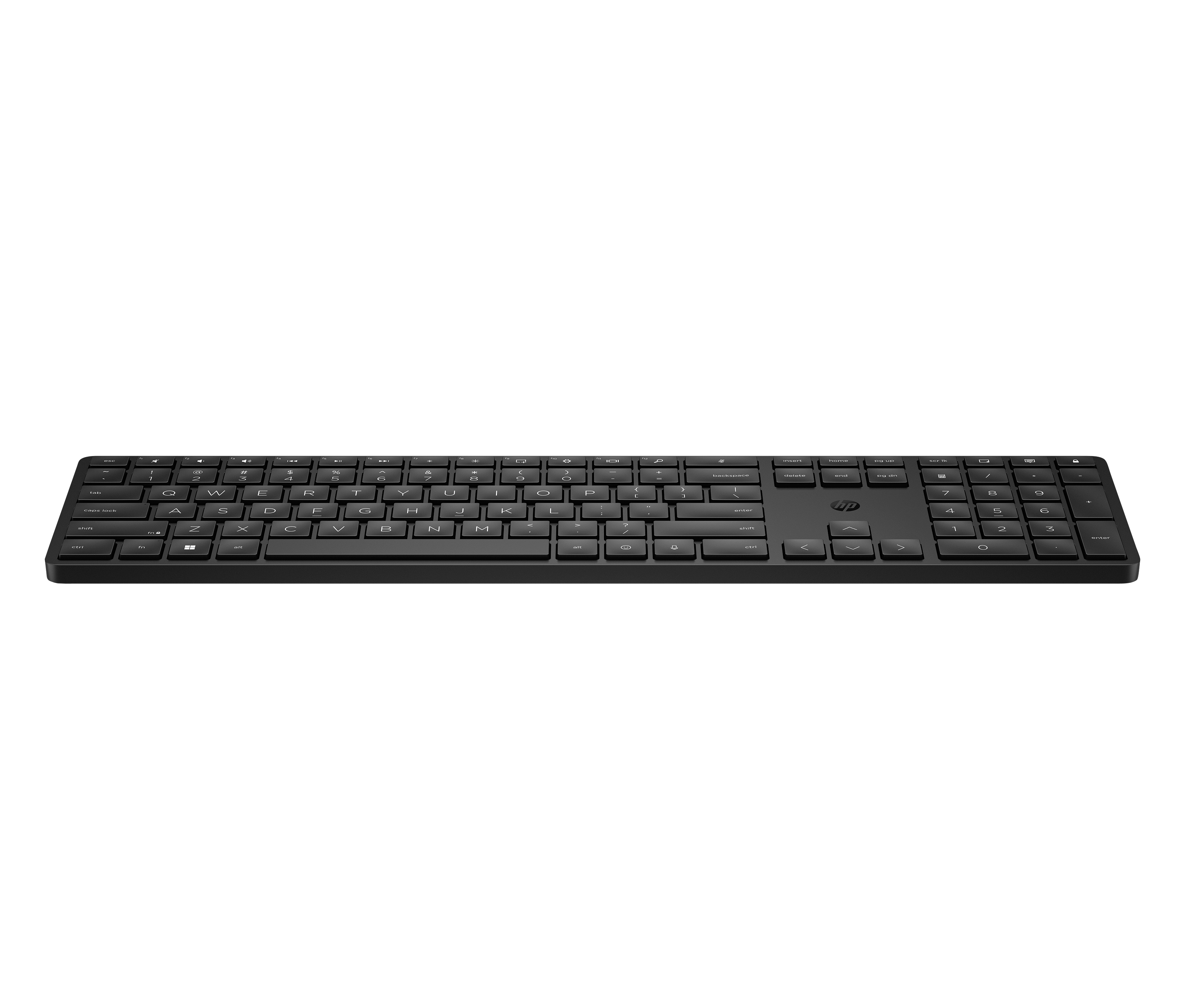 Eine schwarze, schlanke HP-Tastatur mit Nummernblock auf schwarzem Hintergrund.