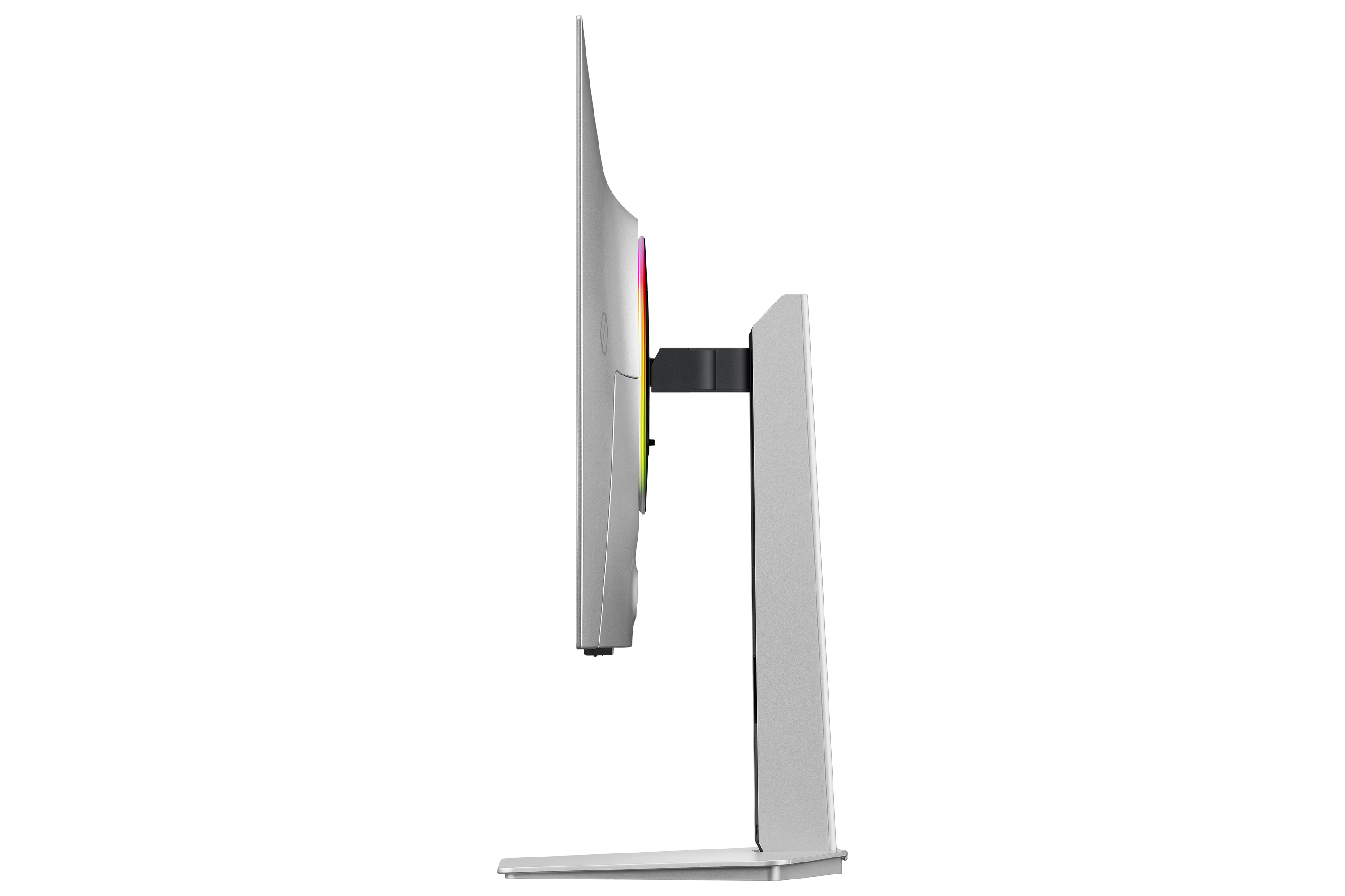 Ein weißer Monitor mit RGB-Beleuchtung auf dem Ständer, von der Seite gesehen.