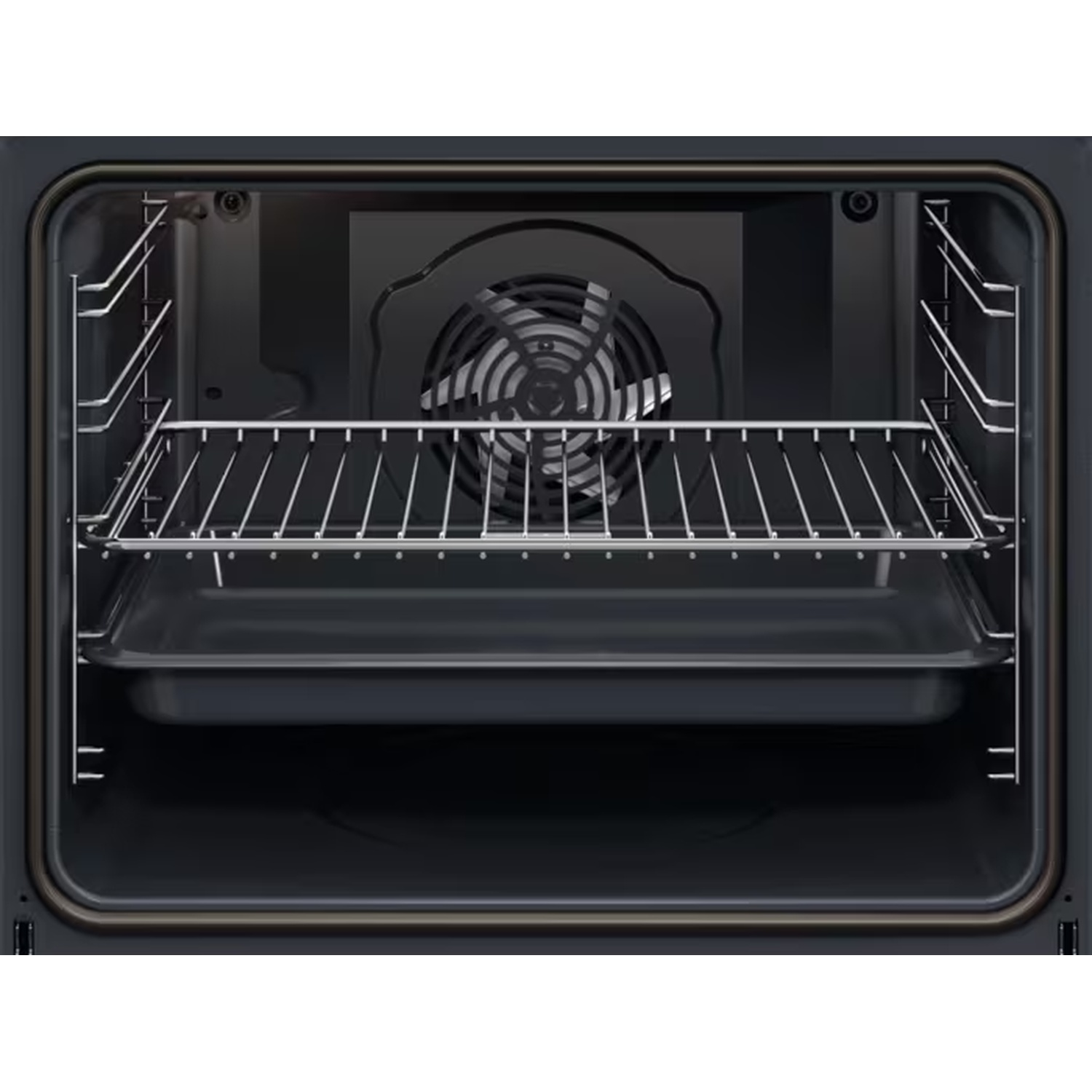 Vue intérieure d'un four vide avec ventilateur et grille.