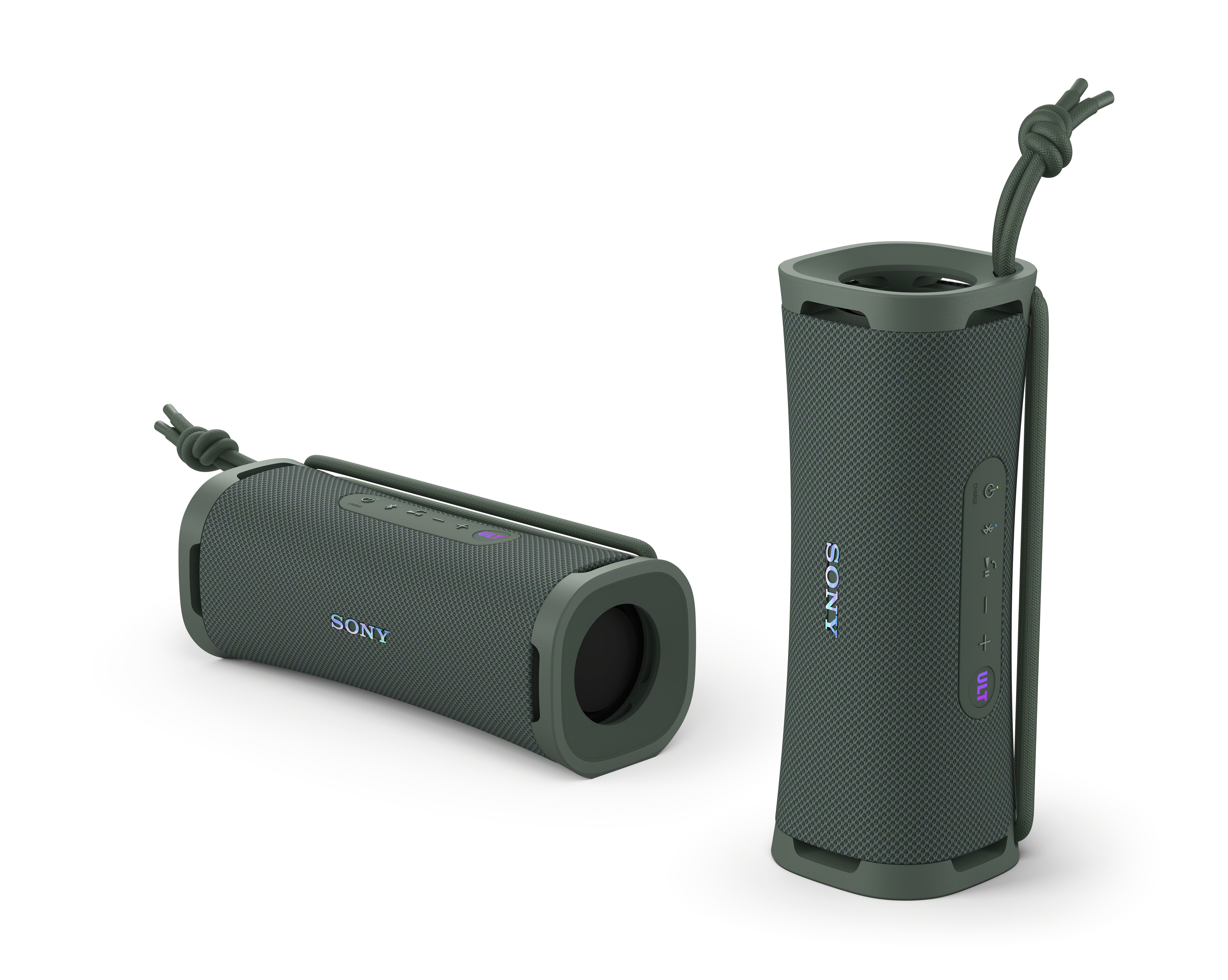 Due altoparlanti Bluetooth Sony verdi con cordino, uno sdraiato, uno in piedi.