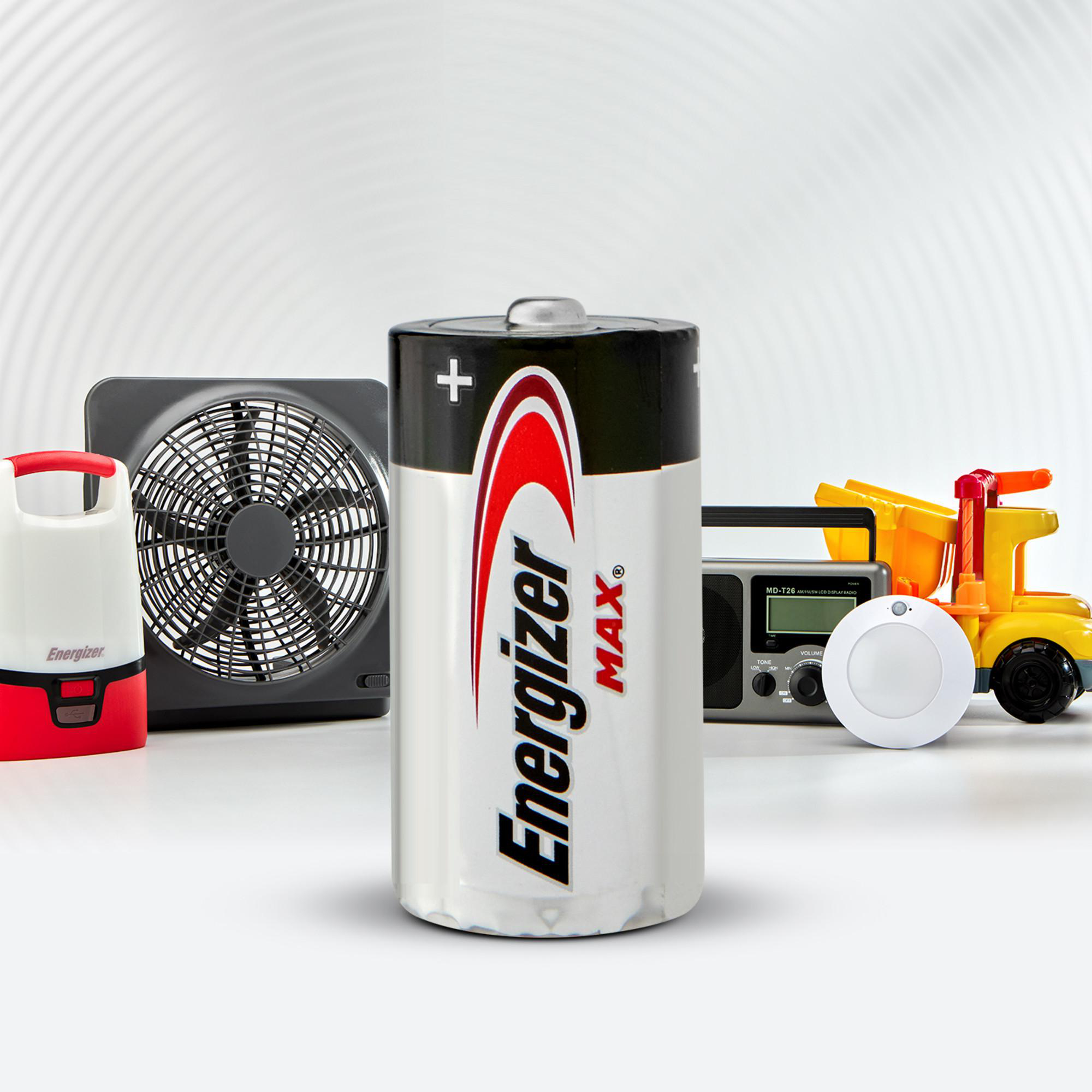 Energizer Max Batterie mit Ventilator, Radio, Spielzeug LKW und Laterne.