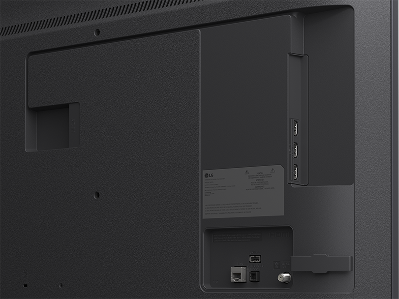 TV hátulja csatlakozókkal: HDMI, LAN, antenna és USB.