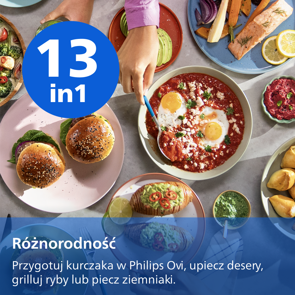 Stół z różnymi potrawami: burgery, łosoś, szakszuka, bataty, warzywa.