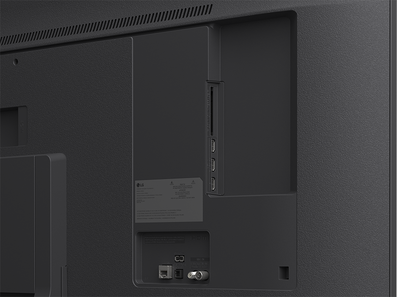 TV hátoldala portokkal: HDMI, USB, LAN és antenna csatlakozó.