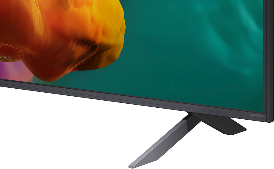 Egy LG QNED TV narancssárga és sárga absztrakt formát mutat teal háttéren.
