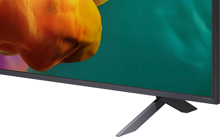 LG QNED TV képernyő közeli felvétele, absztrakt narancssárga és sárga műalkotást mutat teal háttéren.