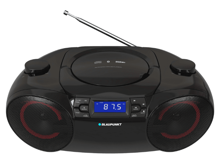 Czarny przenośny odtwarzacz CD z radiem i wysuwaną anteną.