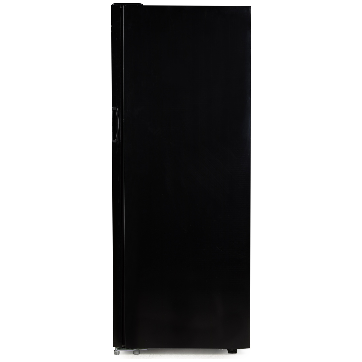 Un réfrigérateur noir sur fond blanc. La porte est fermée.