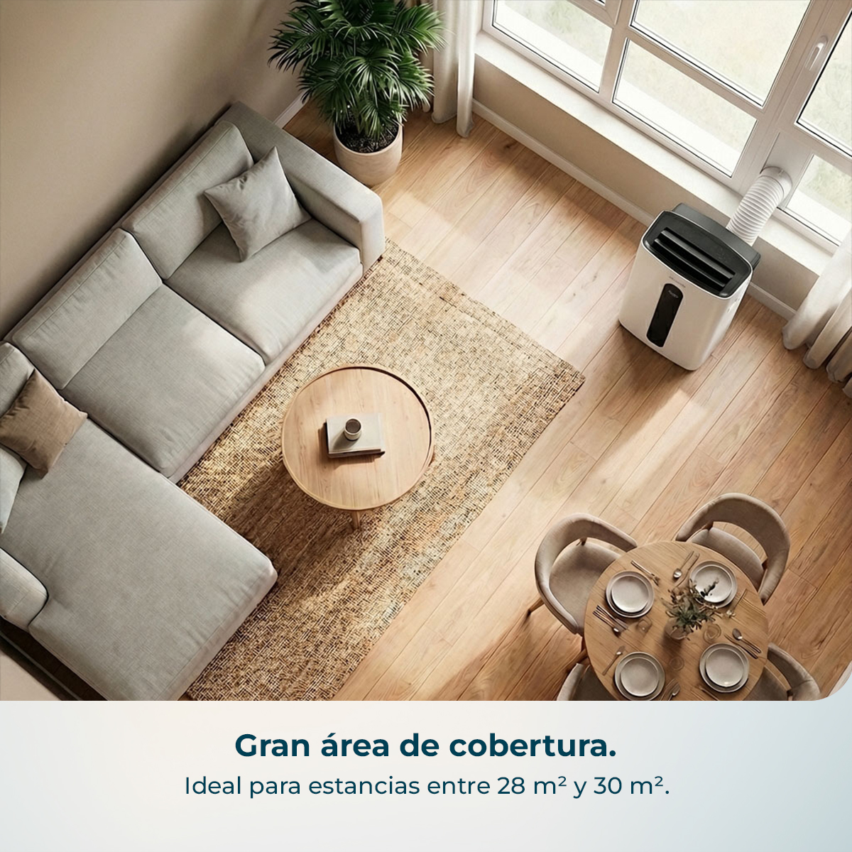 Sala de estar con sofá, mesa de centro, alfombra, mesa de comedor y aire acondicionado.