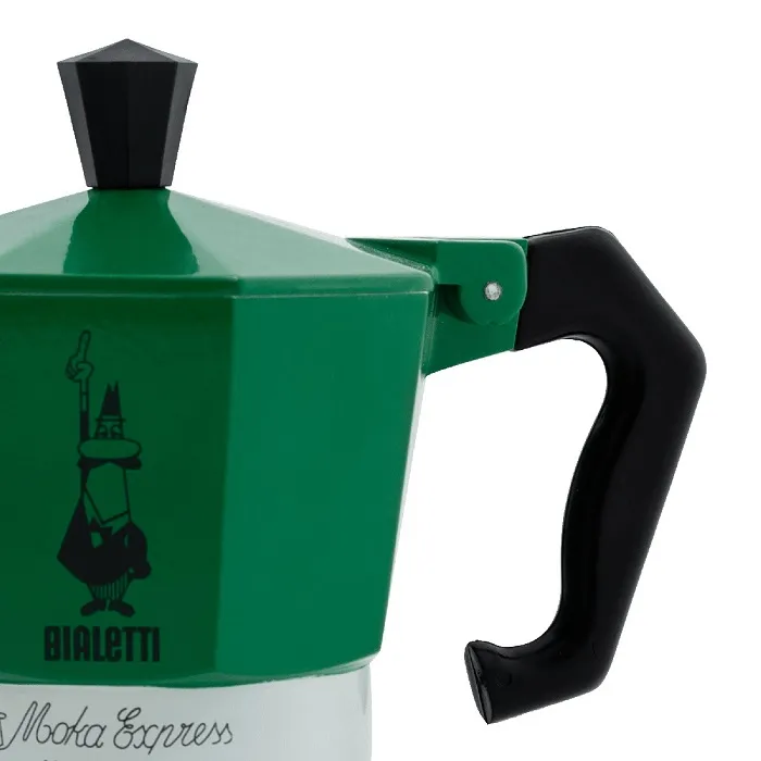 Zöld Bialetti Moka Express kávéfőző fekete fogantyúval és logóval.
