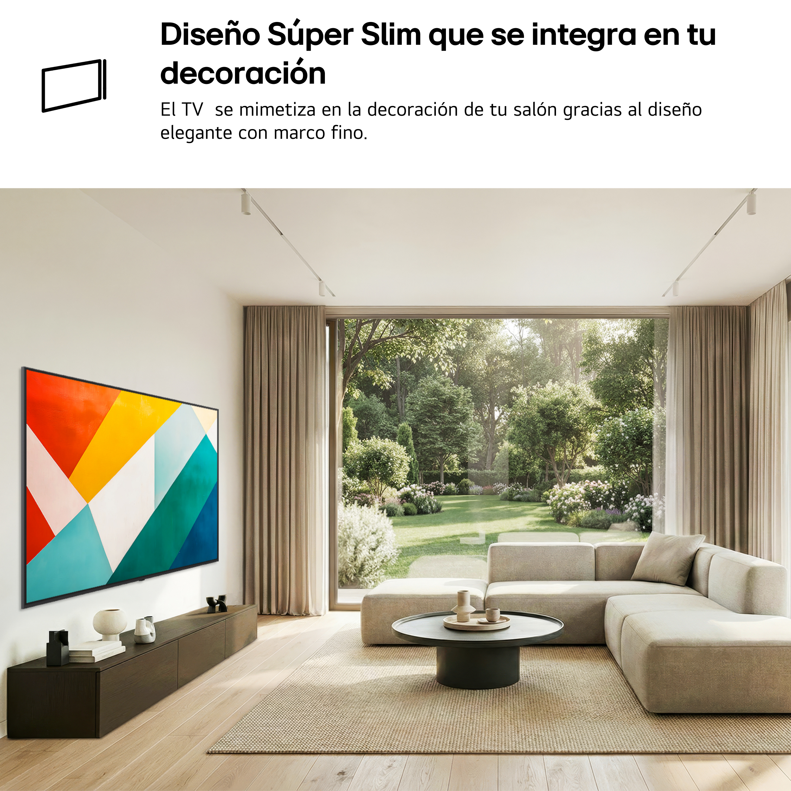 Una sala de estar moderna con un televisor delgado y vista a un jardín.