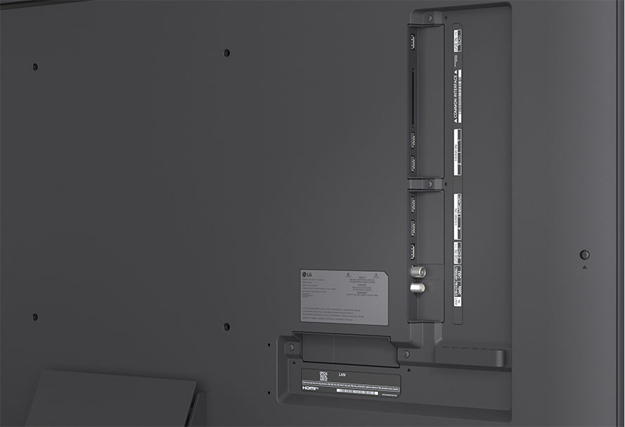 TV hátulja csatlakozókkal: HDMI, USB, LAN és antenna.