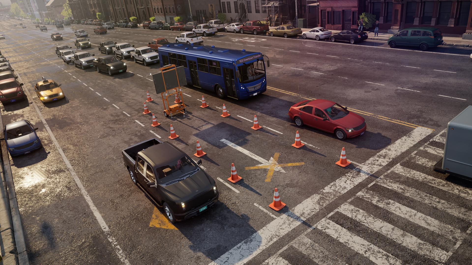 Straßenszene mit Verkehr: blauer Bus, rotes Auto, Pickup, gelber Taxi, orangefarbene Kegel.