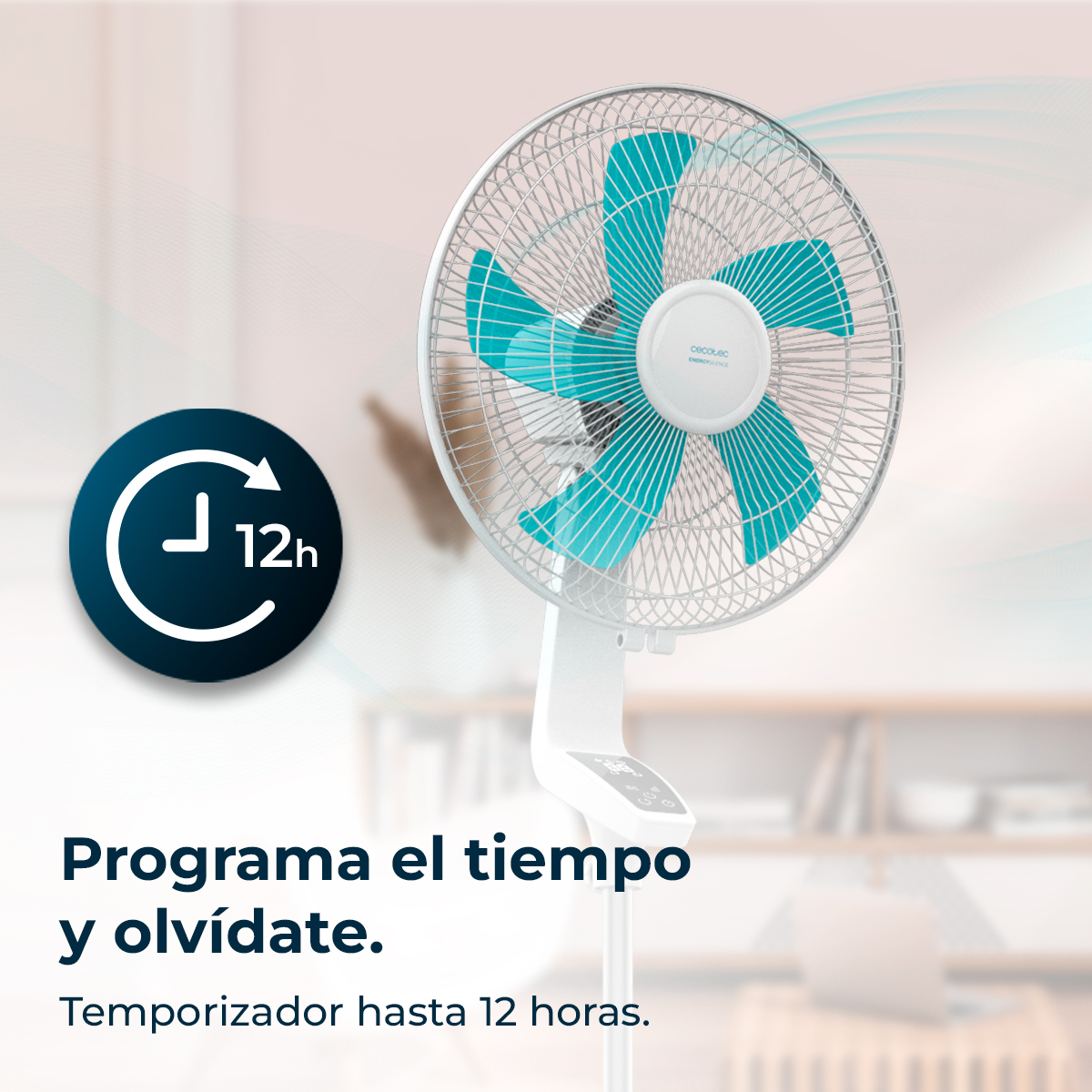Un ventilador de pie blanco con aspas azules y un indicador de temporizador de 12h.