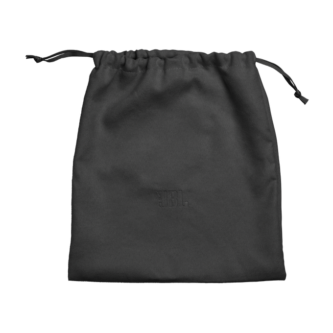 Una bolsa negra JBL con cordón y logo en relieve, sobre fondo negro.