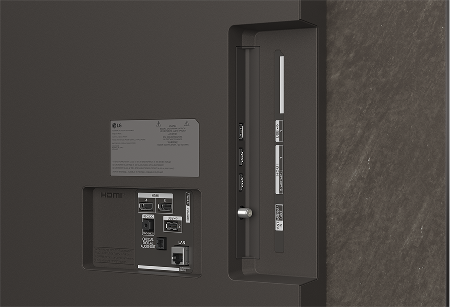 TV hátoldala portokkal: HDMI, USB, LAN, optikai és antenna.