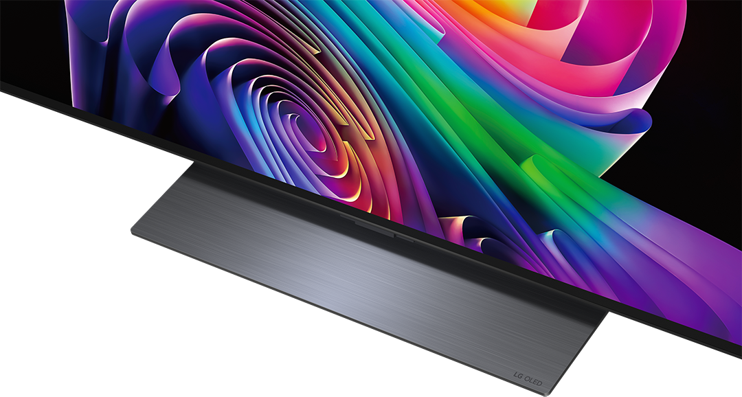 TV-képernyő közelről, színes, ívelt absztrakt háttérrel és LG OLED logóval.