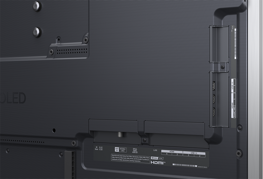 TV hátoldala csatlakozókkal: HDMI, USB, LAN és antenna.
