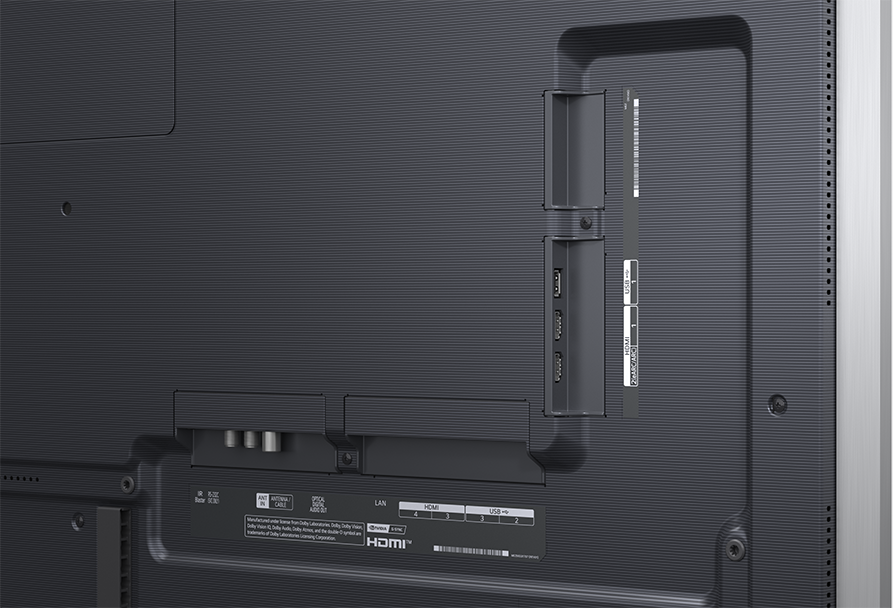 TV hátoldala portokkal: HDMI, USB, LAN, antenna, optikai hangkimenet.