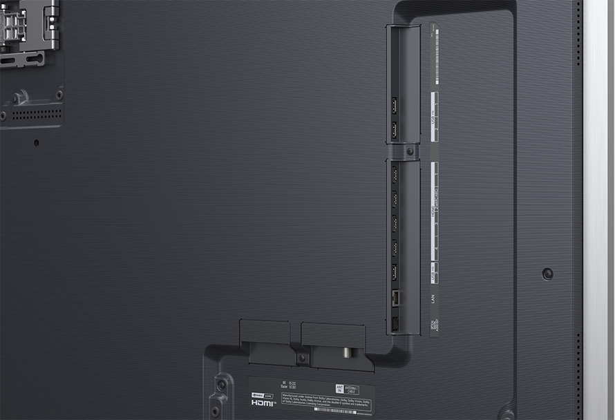 TV hátoldala, HDMI, USB és LAN csatlakozókkal.