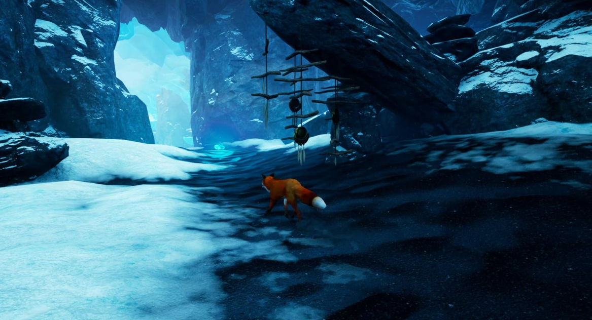 Ein roter Fuchs läuft durch eine verschneite, eisige Höhle mit blauem Leuchten.