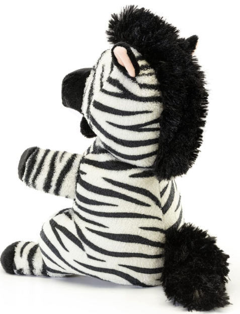 Ein sitzendes Stoffzebra mit schwarzen und weißen Streifen und schwarzer Mähne.