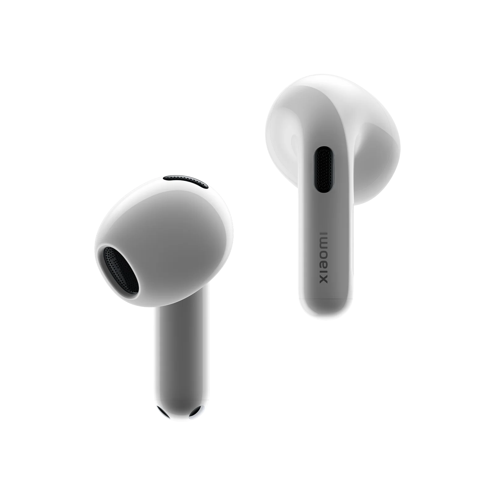 Két fehér Xiaomi fülhallgató fekete háttéren, közelről.