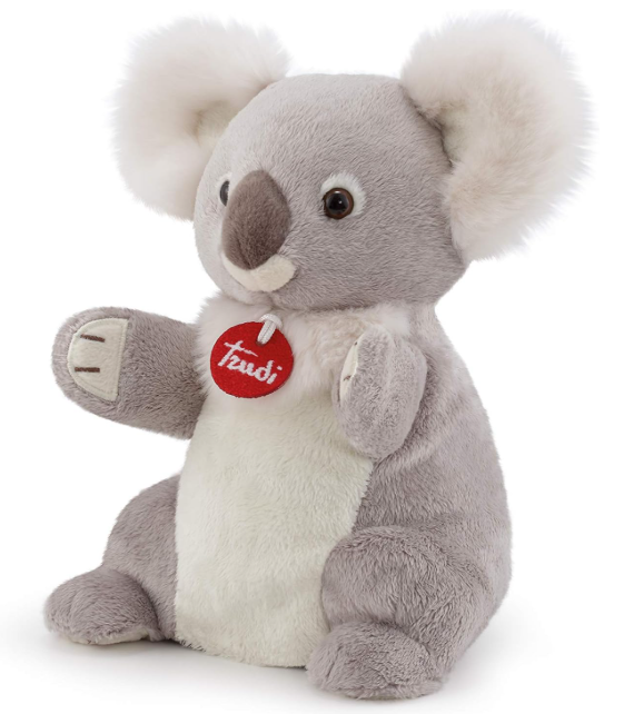 Ein grauer Plüschkoala mit einem weißen Bauch und einem roten Etikett.