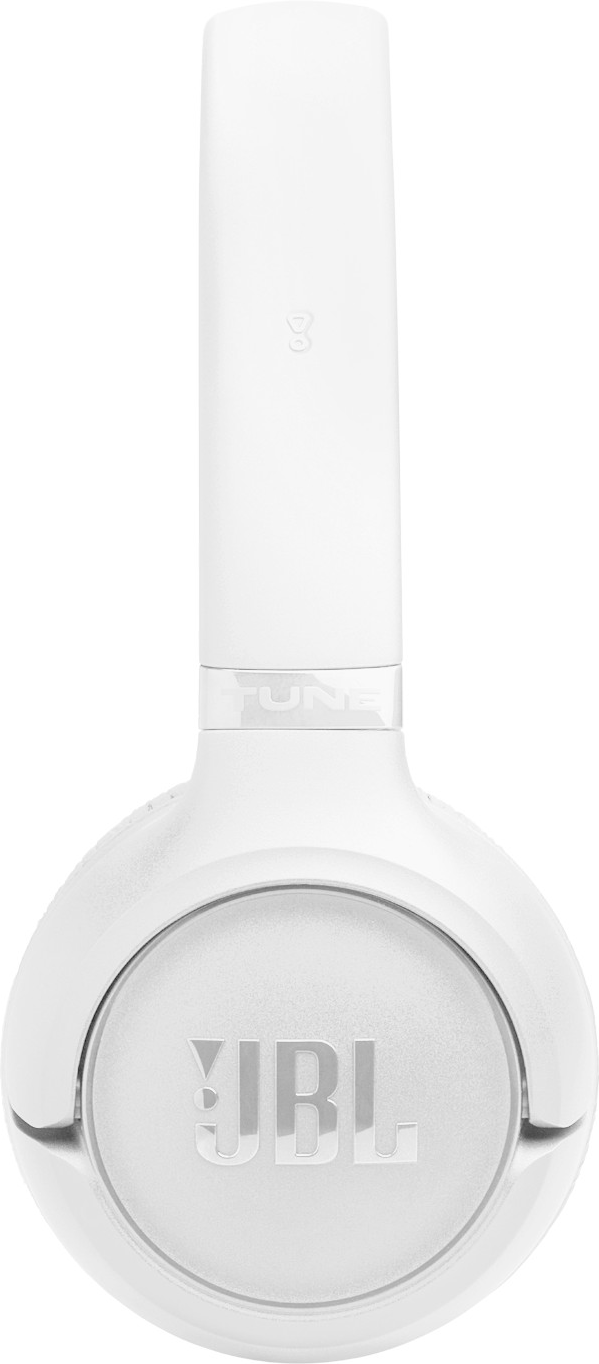 Weiße JBL Kopfhörer mit silbernem Logo und Schriftzug auf weißem Hintergrund.