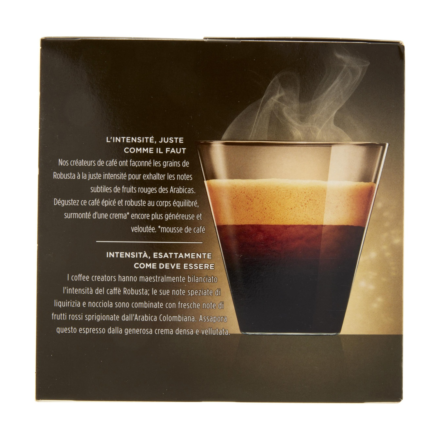 Un bicchiere di espresso con schiuma cremosa e vapore.