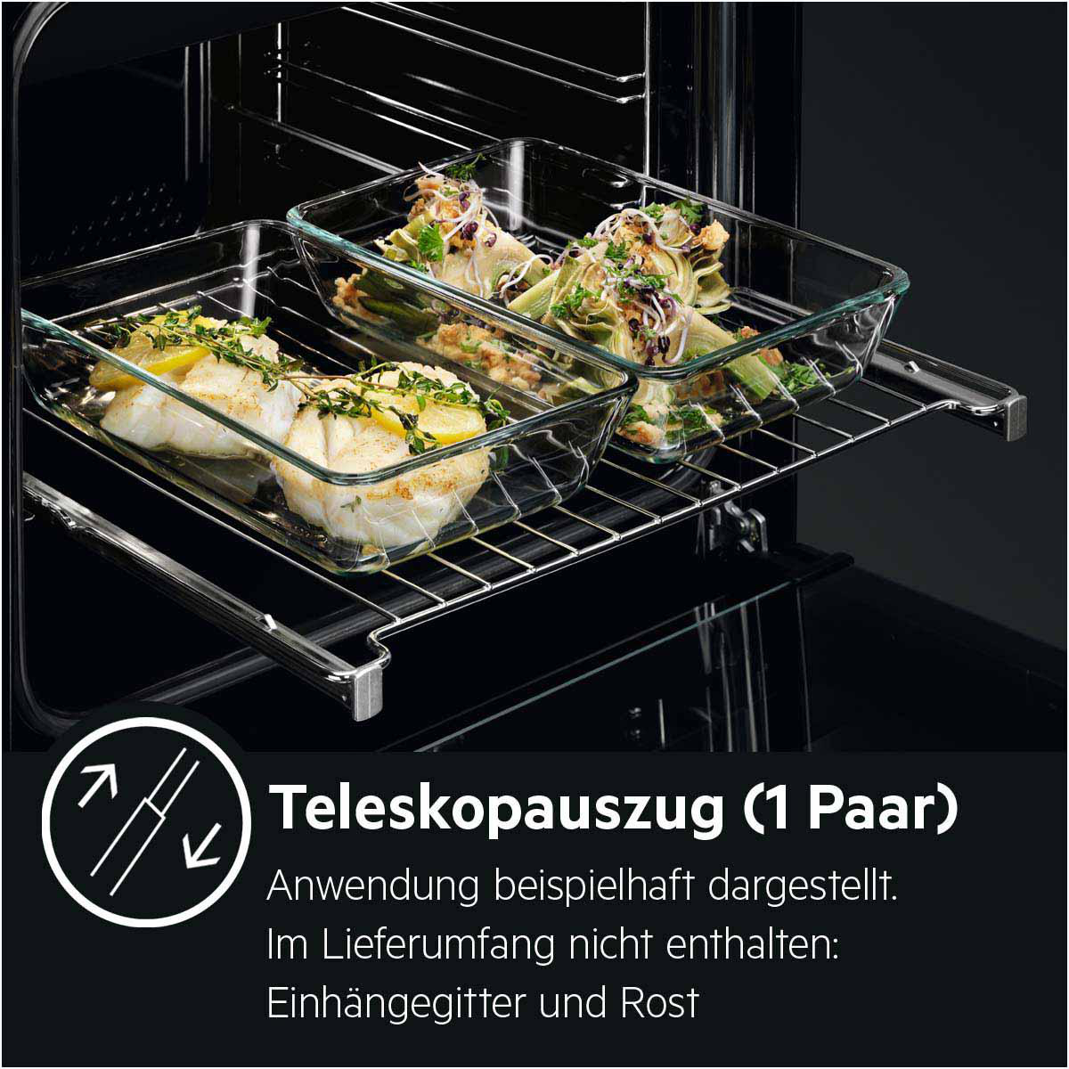 Zwei Auflaufformen mit Essen auf einem Teleskopauszug im Ofen.