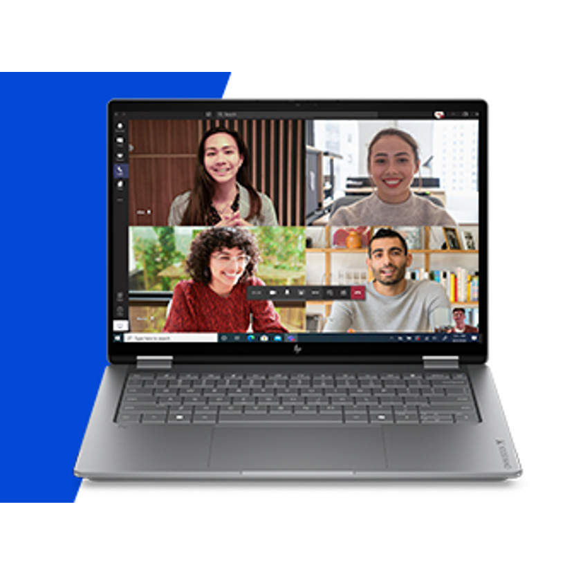 Laptop-Bildschirm zeigt einen Videoanruf mit vier lächelnden Personen. Eine kleine Person ist sichtbar.