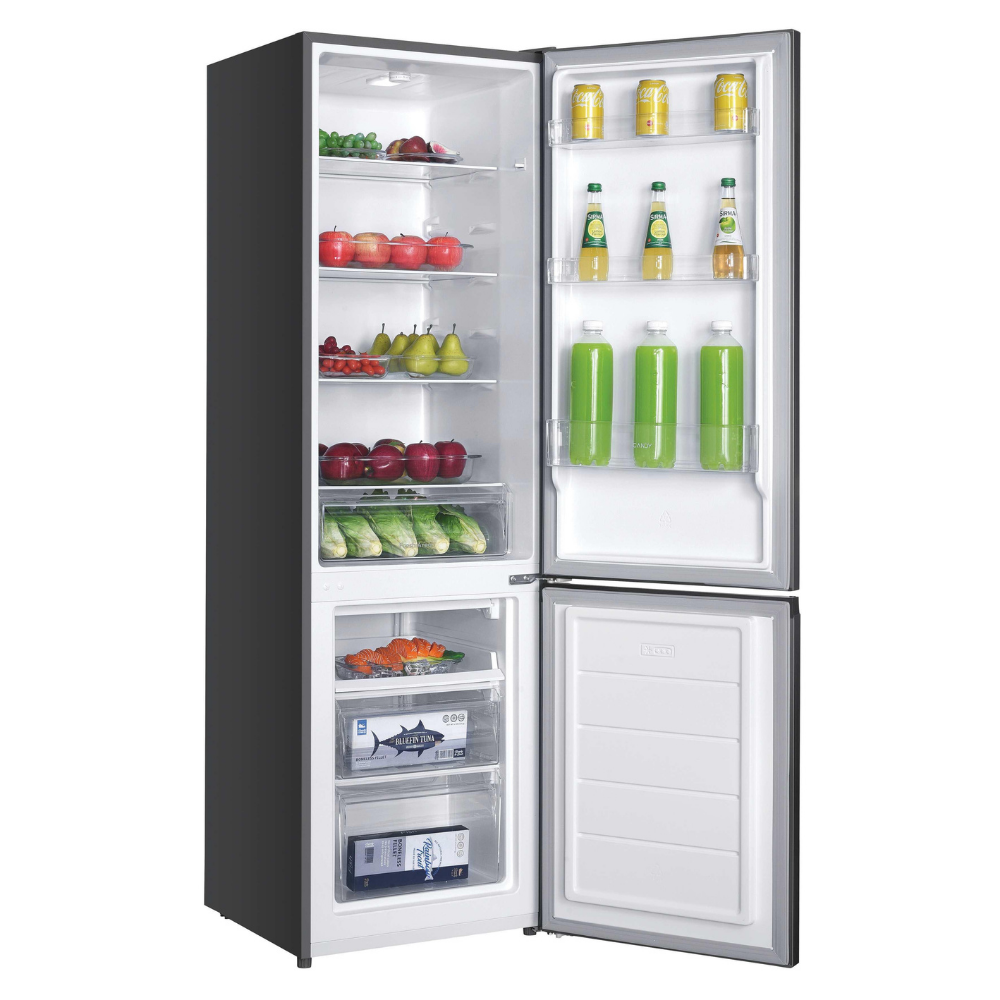 Un refrigerador abierto abastecido con frutas, verduras, bebidas y alimentos congelados.