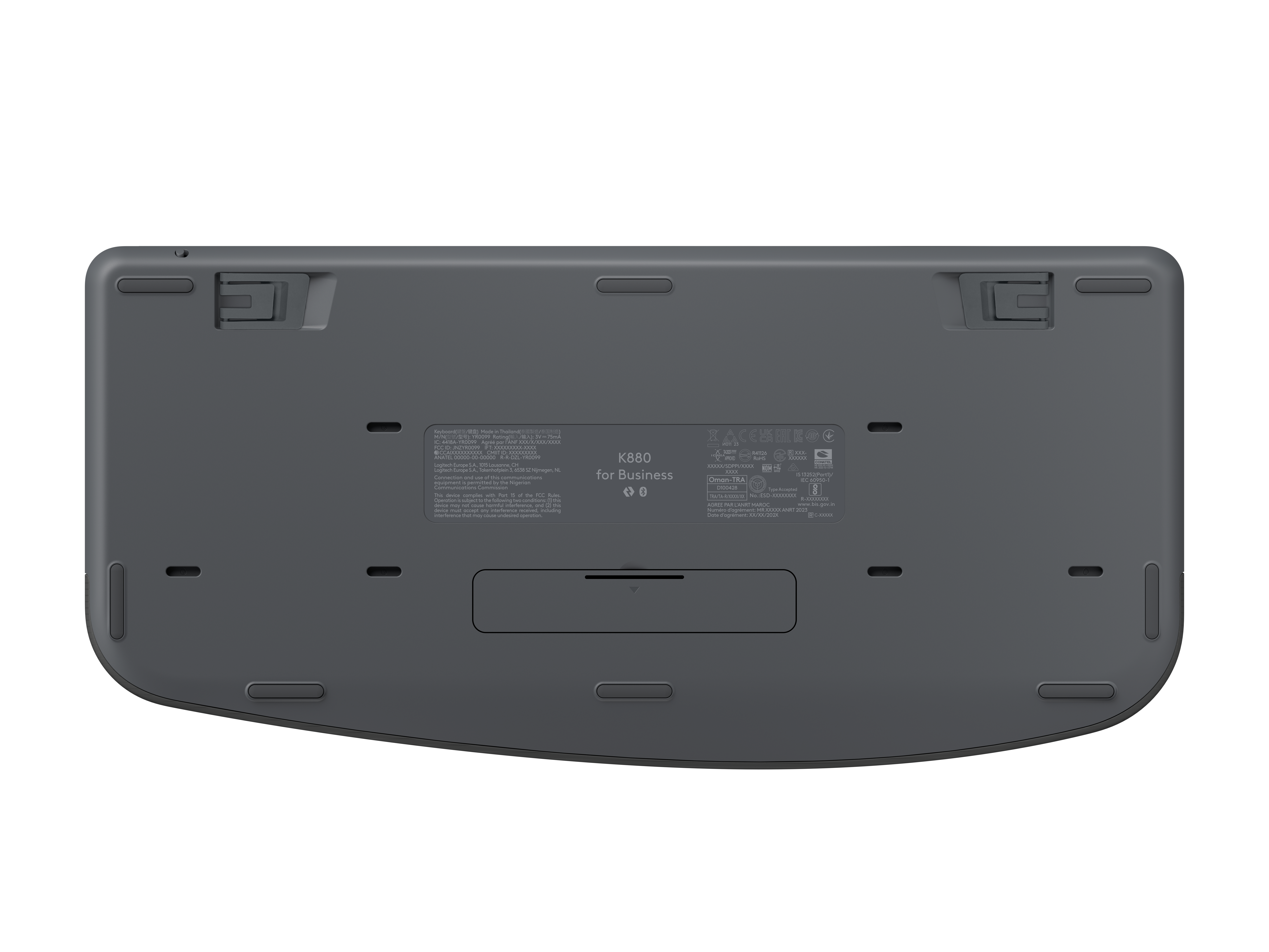 Parte inferior de un teclado Logitech K880 gris oscuro para empresas con detalles de modelo y certificación.
