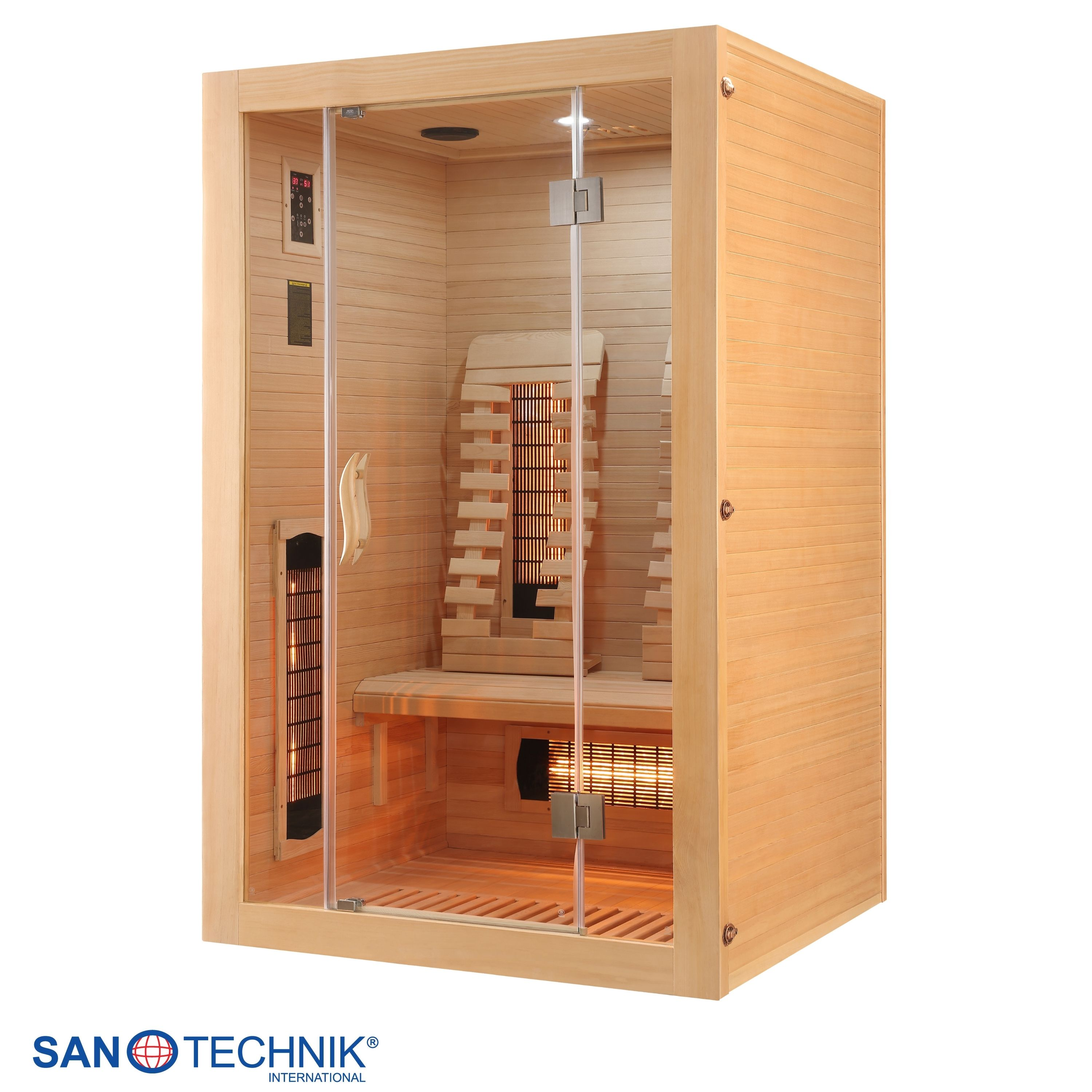 Holzsauna mit Glastür, Sitzbank und Heizstrahlern. Weiße Hintergrund.