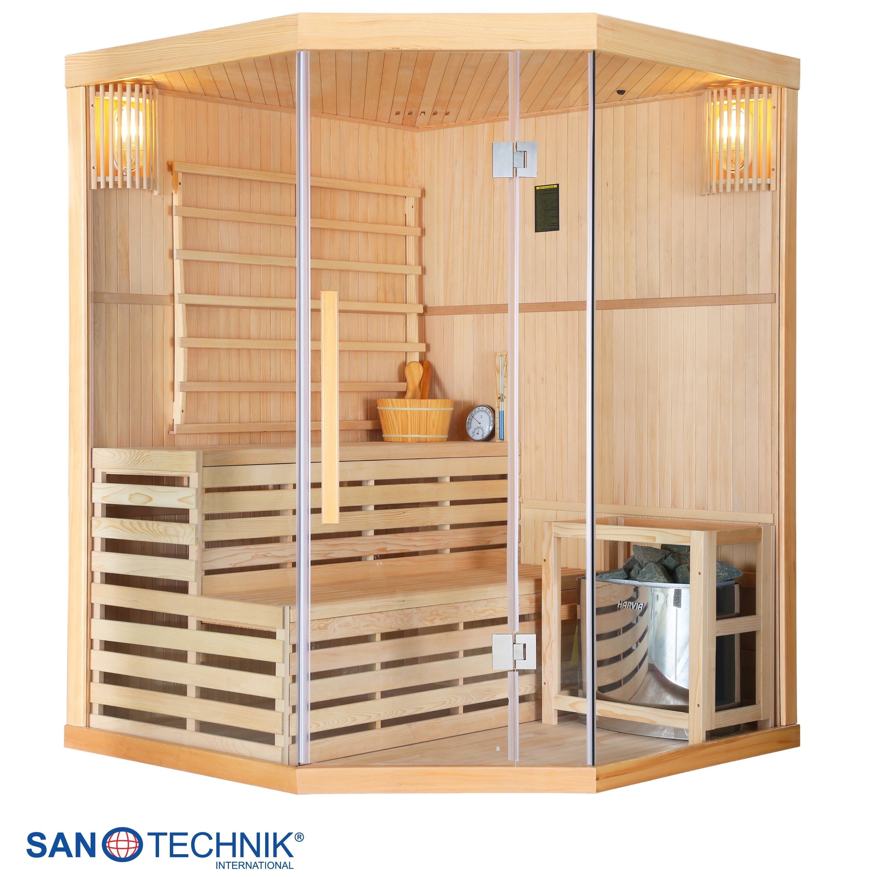 Eine Ecksauna aus Holz mit Glastür, Bänken, einem Eimer und einem Saunaofen.