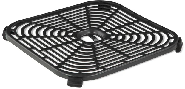 Schwarzer, quadratischer Grillrost mit Rillen und einer zentralen Öffnung.