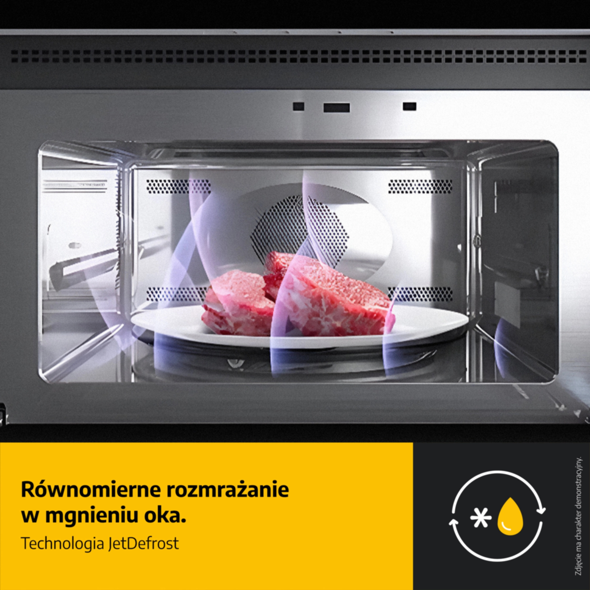 Surowe mięso na talerzu w mikrofalówce, z fioletowymi wirami wskazującymi rozmrażanie.